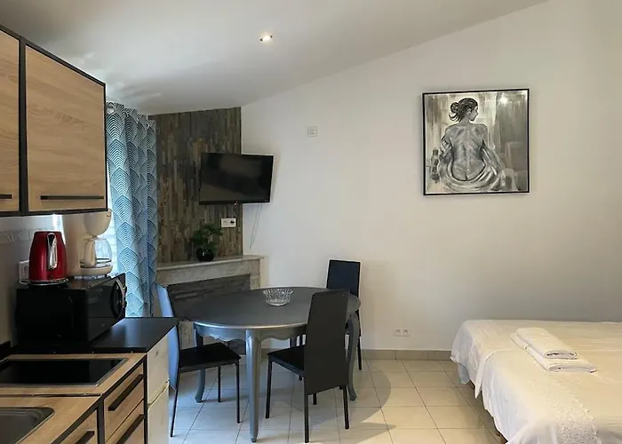 Suquet 3 Apartman *